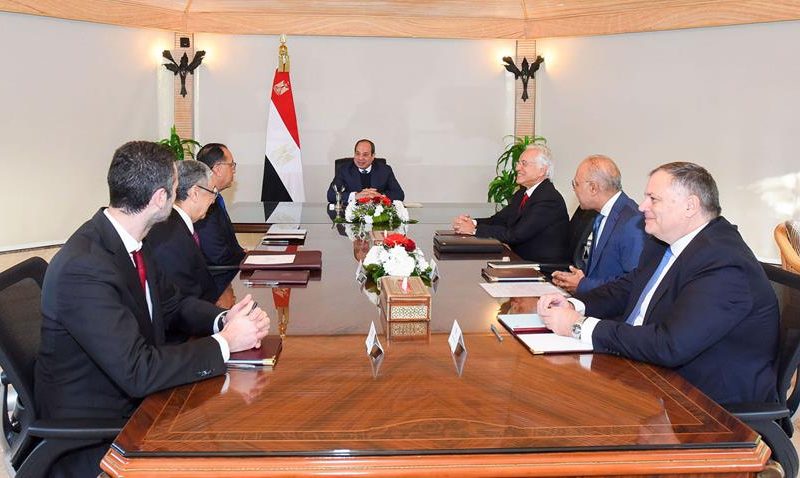 PRESIDENT EL-SISI MEETS THE CHAIRMAN OF THE GREEK COPELOUZOS GROUP REGARDING THE PROGRESS IN THE “GREGY PROJECT” FOR POWER INTERCONNECTION WITH EUROPE